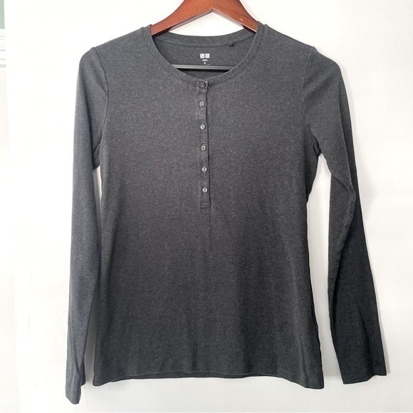 Women’s gray Henley long sleeved top size medium - Picture 1 of 4